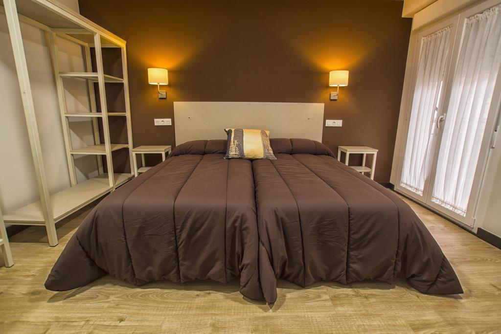 Hostal Elvira Aranda de Duero Habitación foto